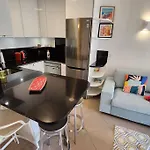 Appartement 150 M Plage, Piscine, Clim, Parking Prive, Entre Monaco & Menton, Calme & Luxe Assure ! *
