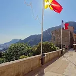 150 M Plage, Piscine, Clim, Parking Prive, Entre Monaco & Menton, Calme & Luxe Assure !