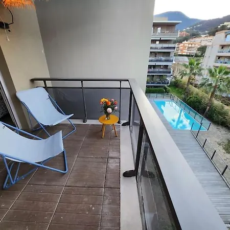 150 M Plage, Piscine, Clim, Parking Privé, Entre Monaco&menton, Calme&luxe Assuré ! Apartamento