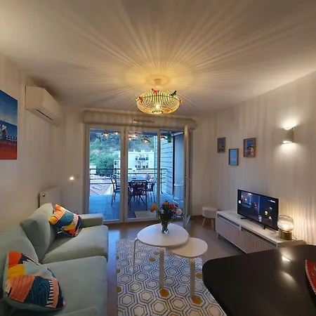 150 M Plage, Piscine, Clim, Parking Prive, Entre Monaco & Menton, Calme & Luxe Assure ! *