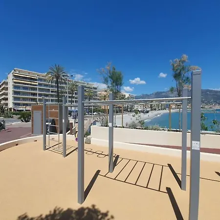 150 M Plage, Piscine, Clim, Parking Privé, Entre Monaco&menton, Calme&luxe Assuré ! * Rocabruna