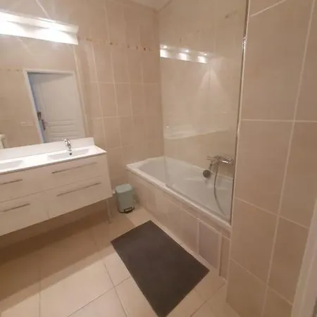 150 M Plage, Piscine, Clim, Parking Privé, Entre Monaco&menton, Calme&luxe Assuré ! * Rocabruna