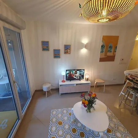 150 M Plage, Piscine, Clim, Parking Prive, Entre Monaco & Menton, Calme & Luxe Assure ! Roquebrune-Cap-Martin